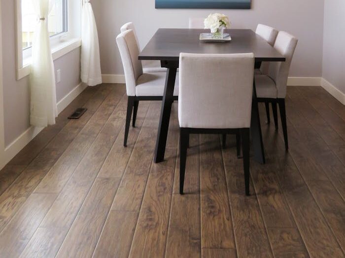 Contactați SlefuireParchet.ro - Servicii recondiționare parchet lemn Contactați-ne pentru servicii de recondiționare parchet - Suntem aici să răspundem la întrebările dumneavoastră